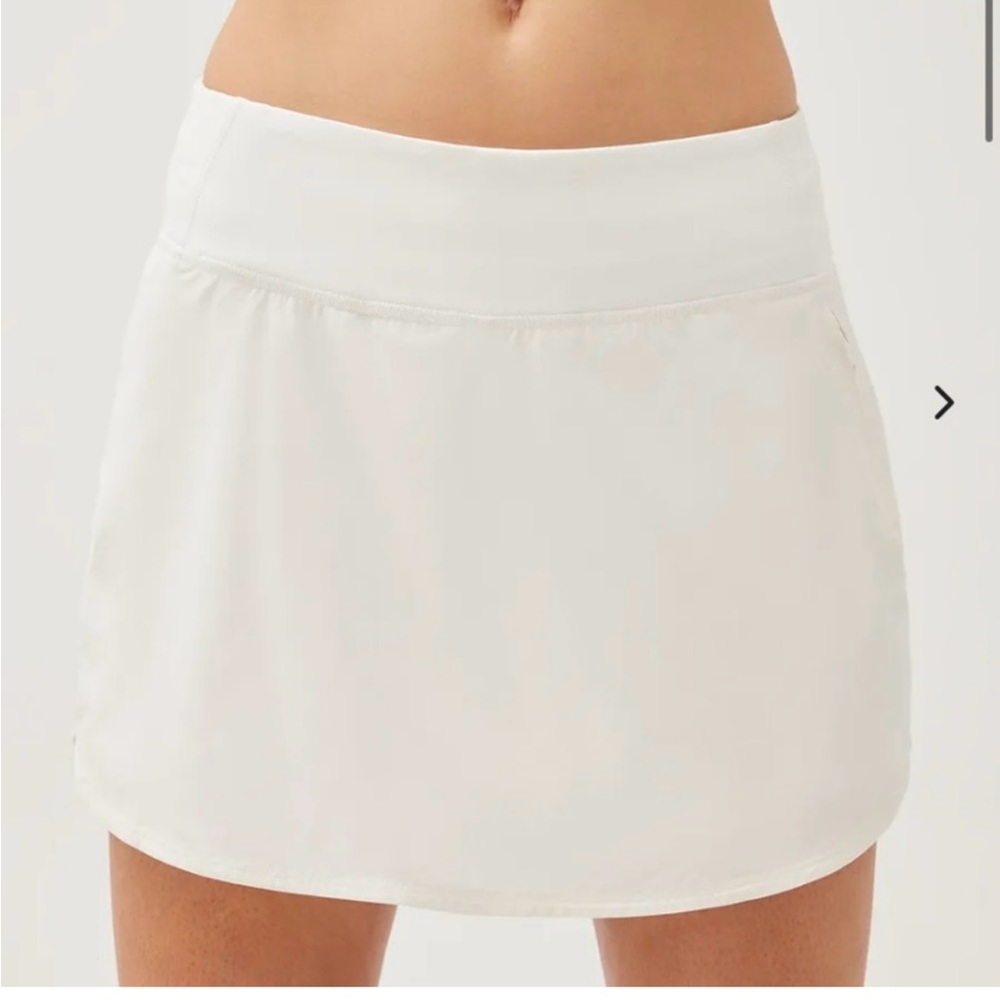 White Outdoor Voices Hudson 4" Skort